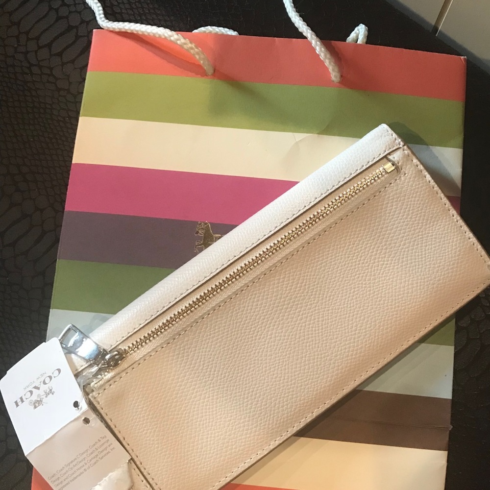 SOLD NWT Coach White Leather Checkbook  Wallet - Picture 3 of 5